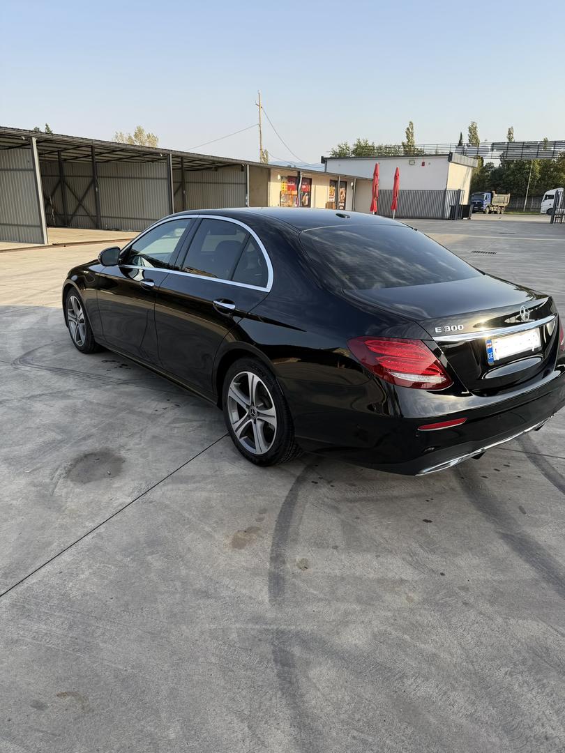 Mercedes-Benz E 300 2018 — photo 2