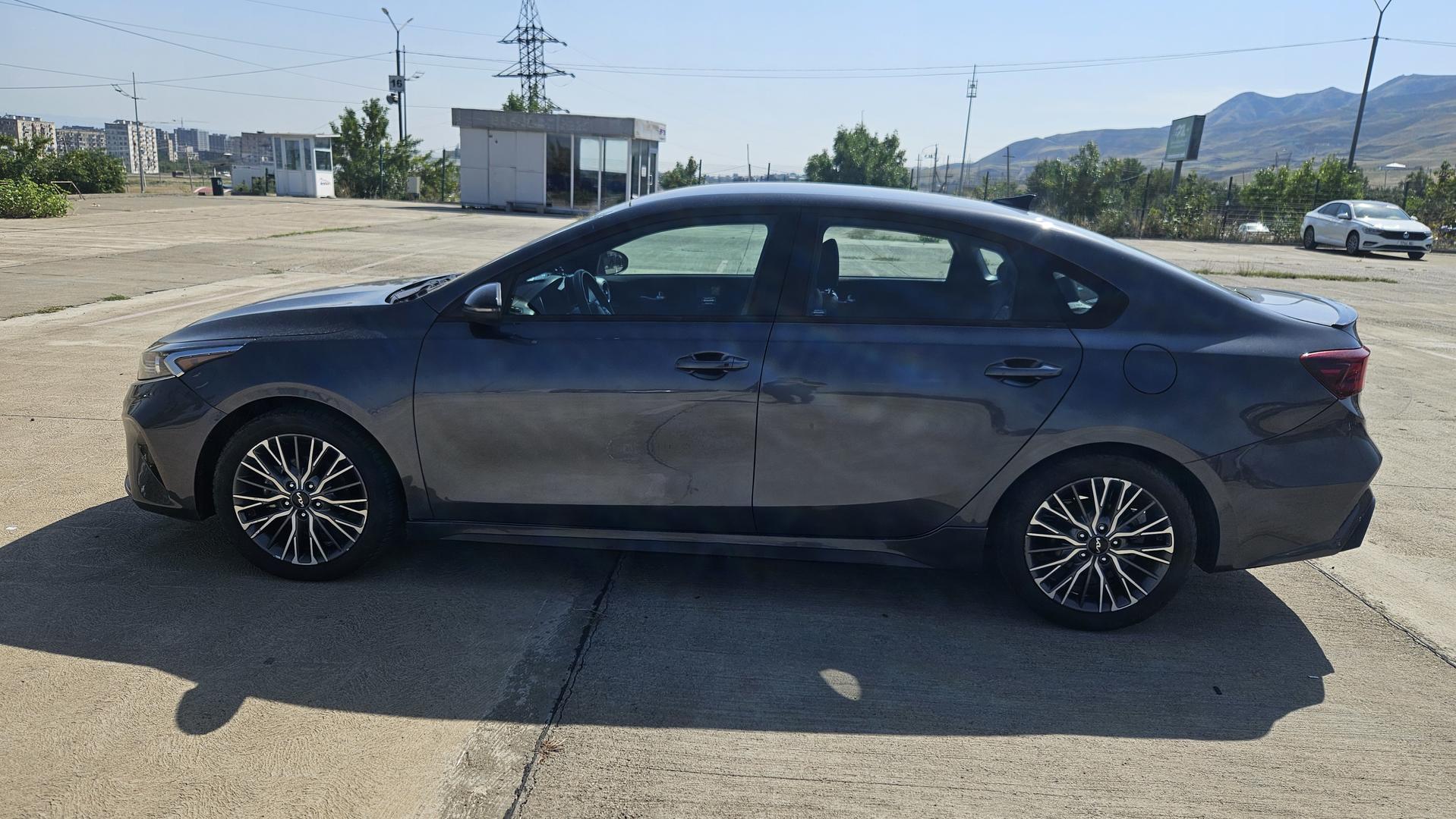 Kia Forte 2022 — photo 2