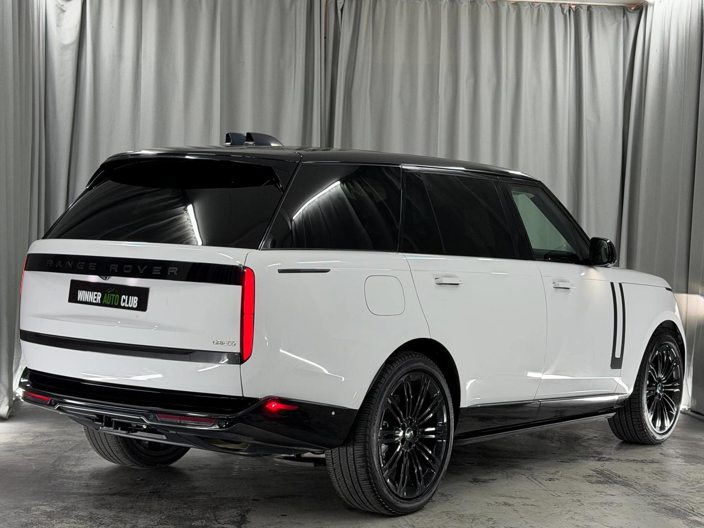 Land Rover Range Rover 2023 — photo 2