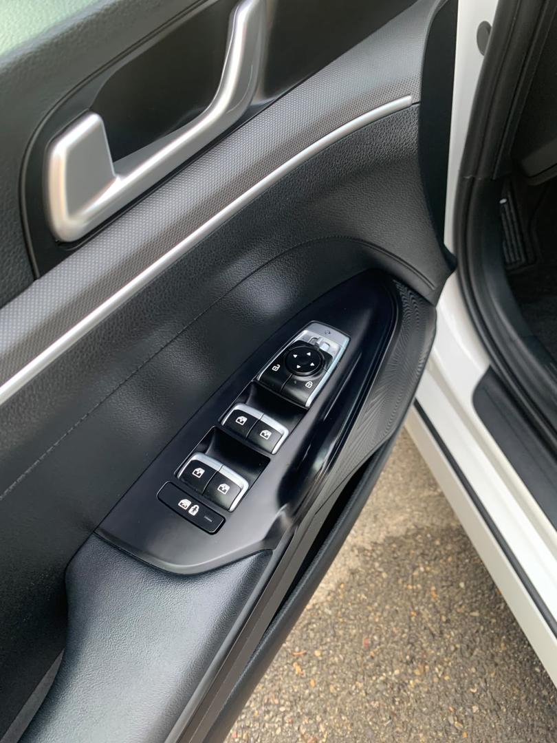 Hyundai Elantra 2022 — photo 2