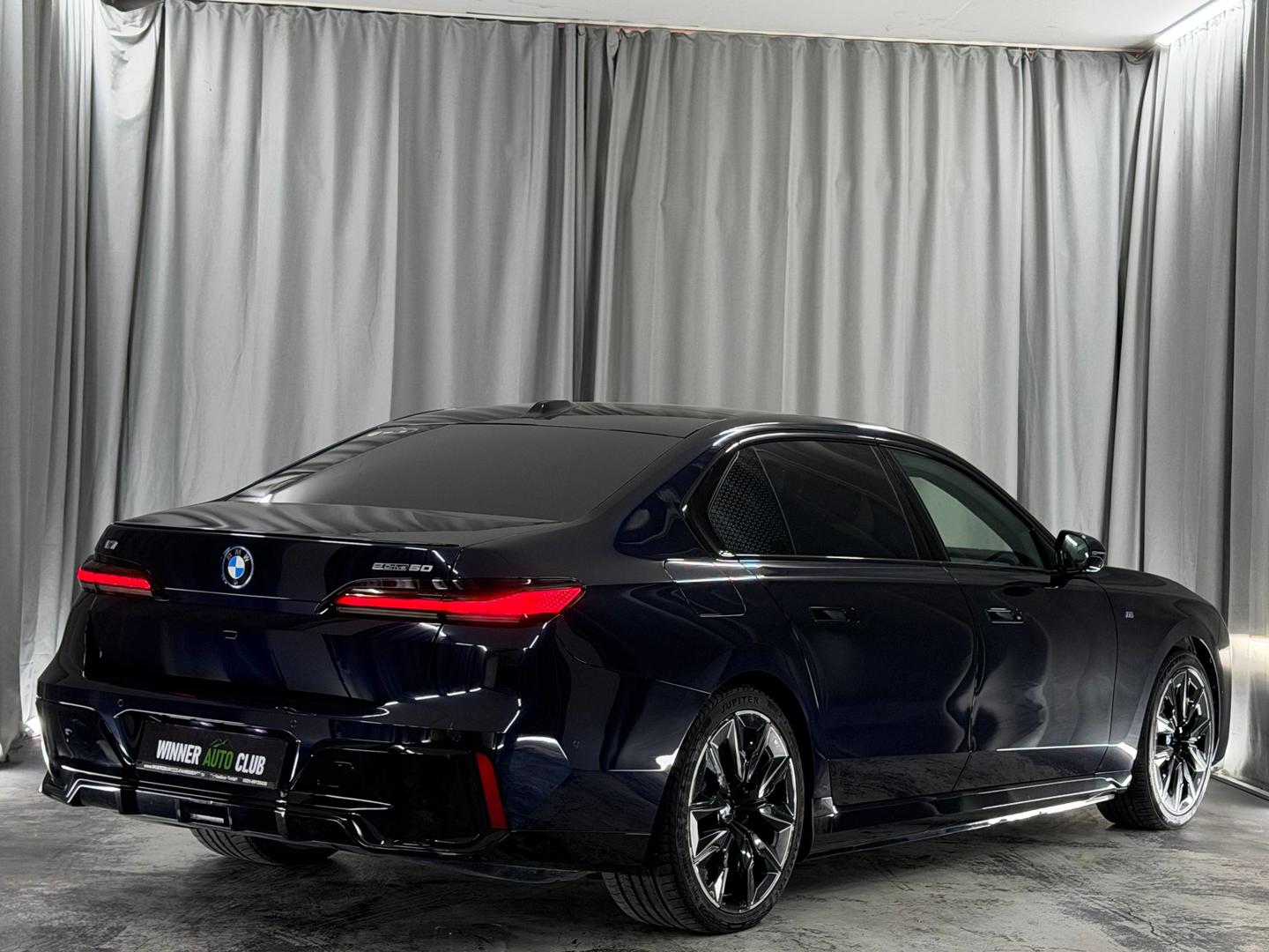 BMW i7 2023 — photo 2