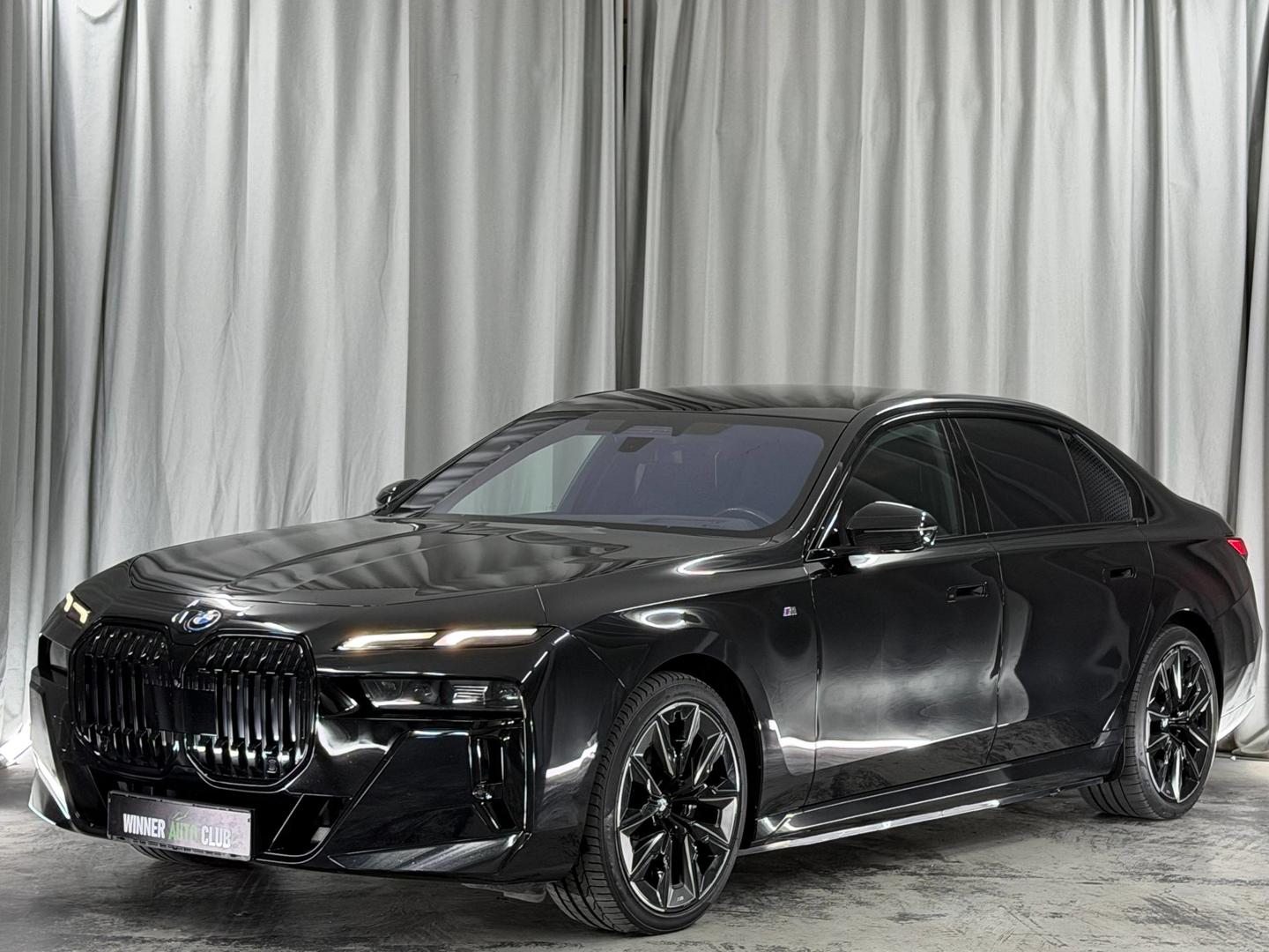 BMW i7