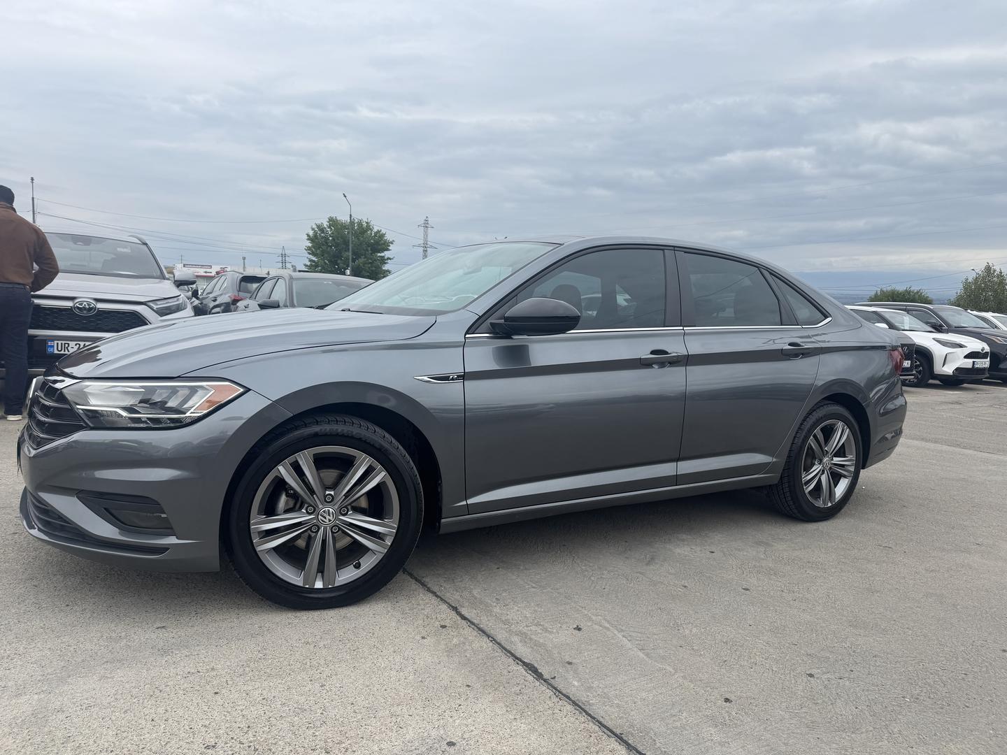 Volkswagen Jetta 2020 — photo 2