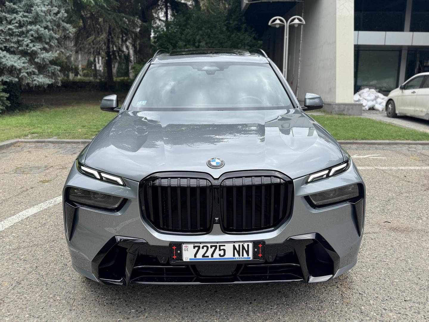BMW X7 2023 — photo 2
