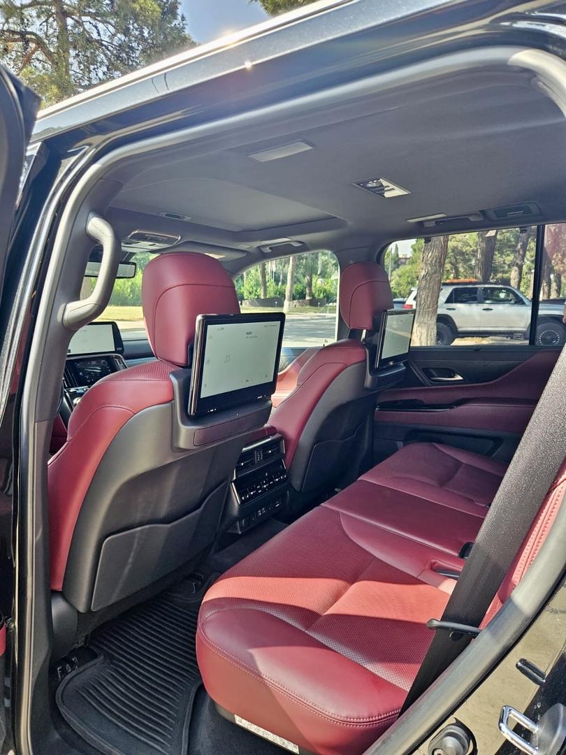 Lexus LX600