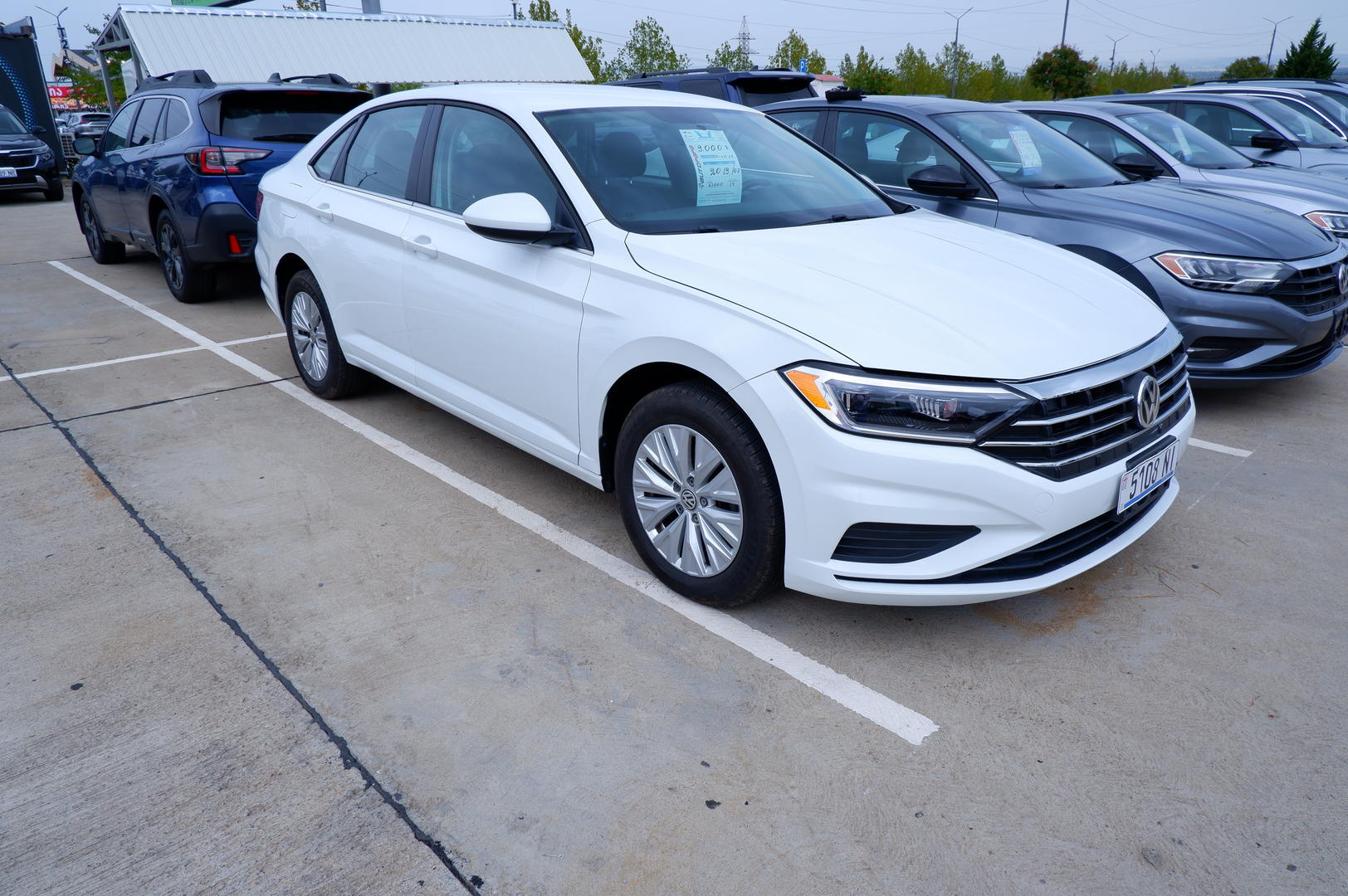 Volkswagen Jetta 2019 — photo 2