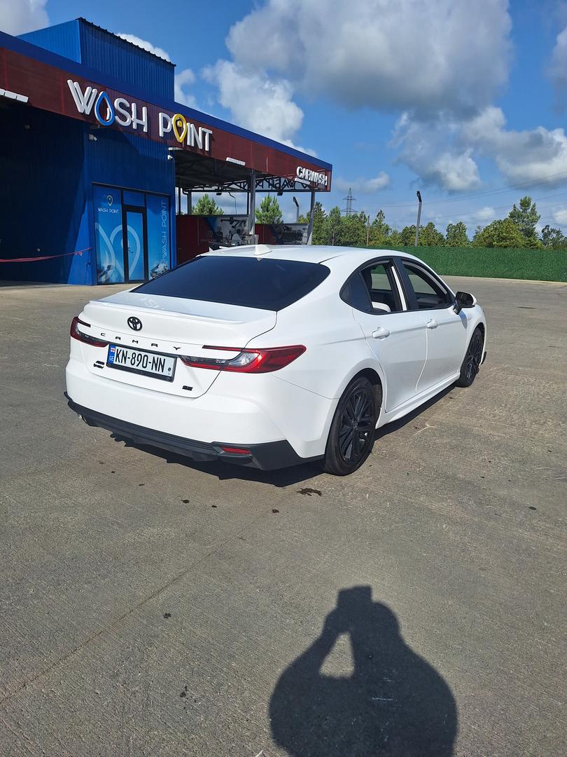 Toyota Camry 2025 — photo 2