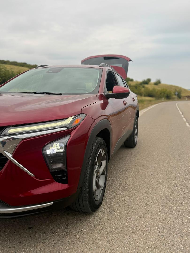 Chevrolet Trax 2023 — photo 2