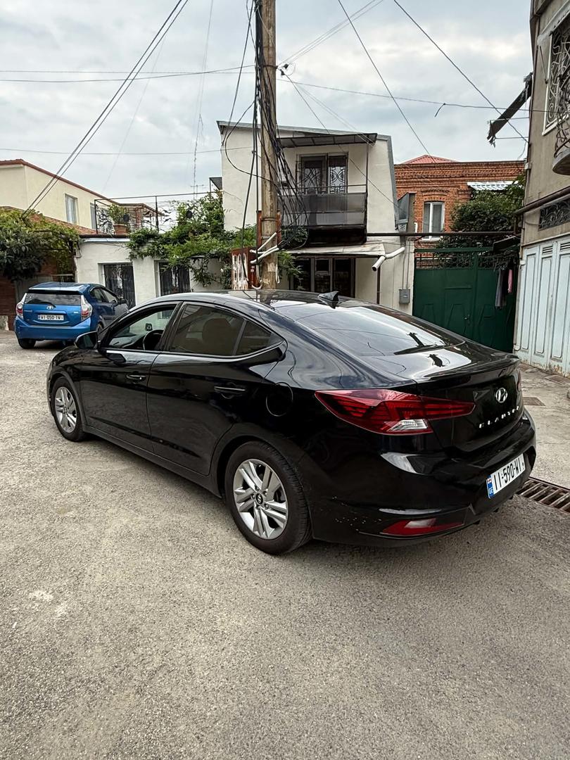 Hyundai Elantra 2020 — photo 2
