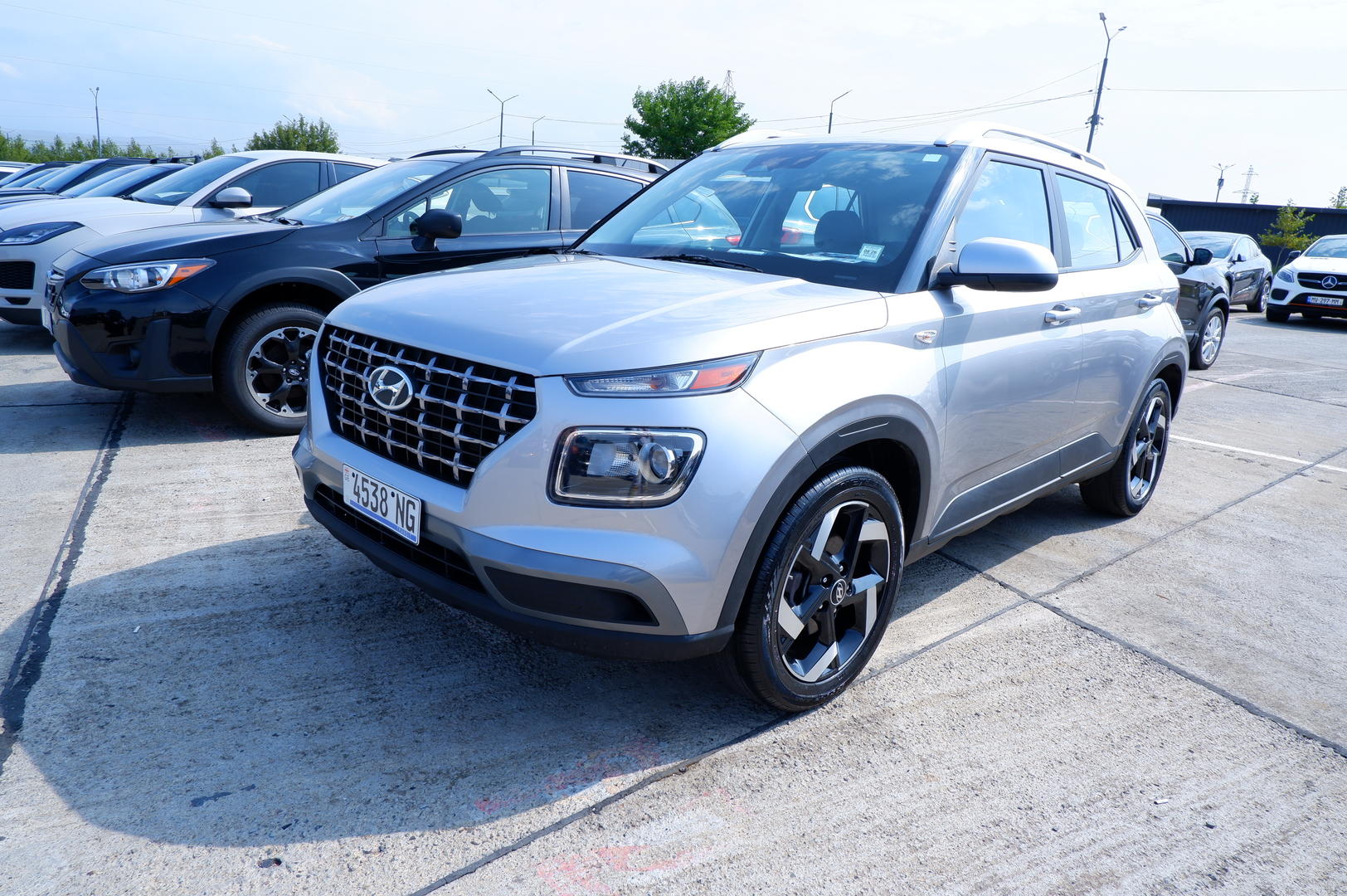 Hyundai Venue 2023 — photo 2