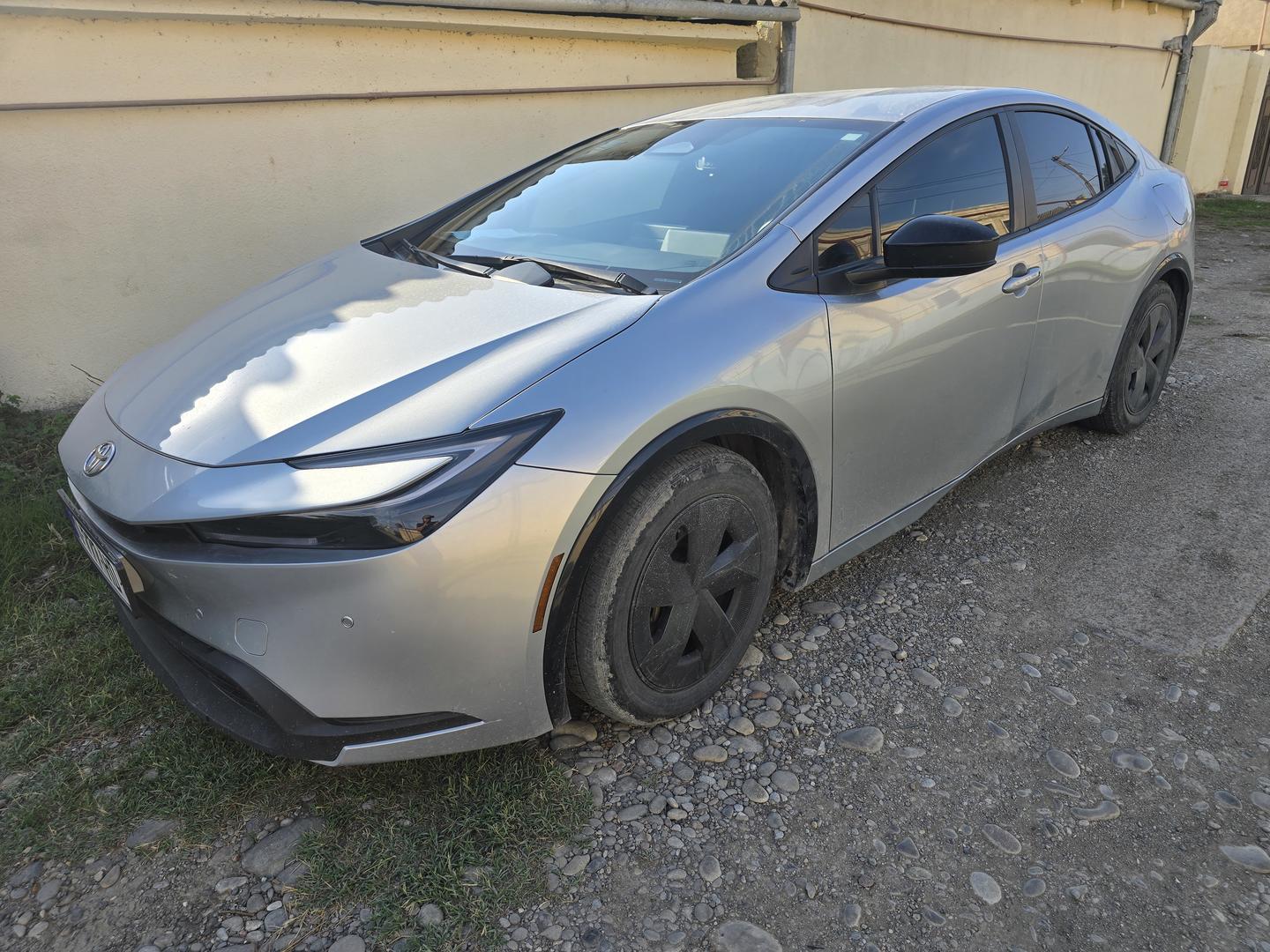 Toyota Prius 2023 — photo 2