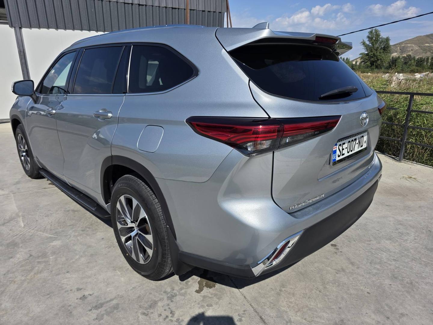 Toyota Highlander 2020 — photo 2