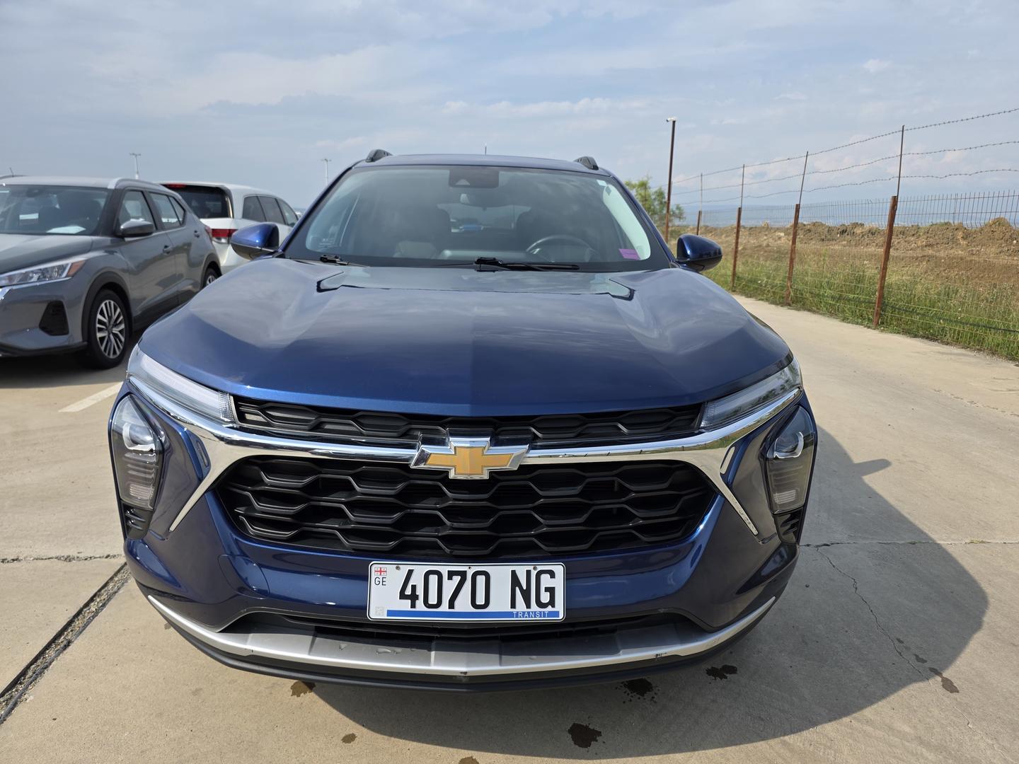 Chevrolet Trax 2023 — photo 2