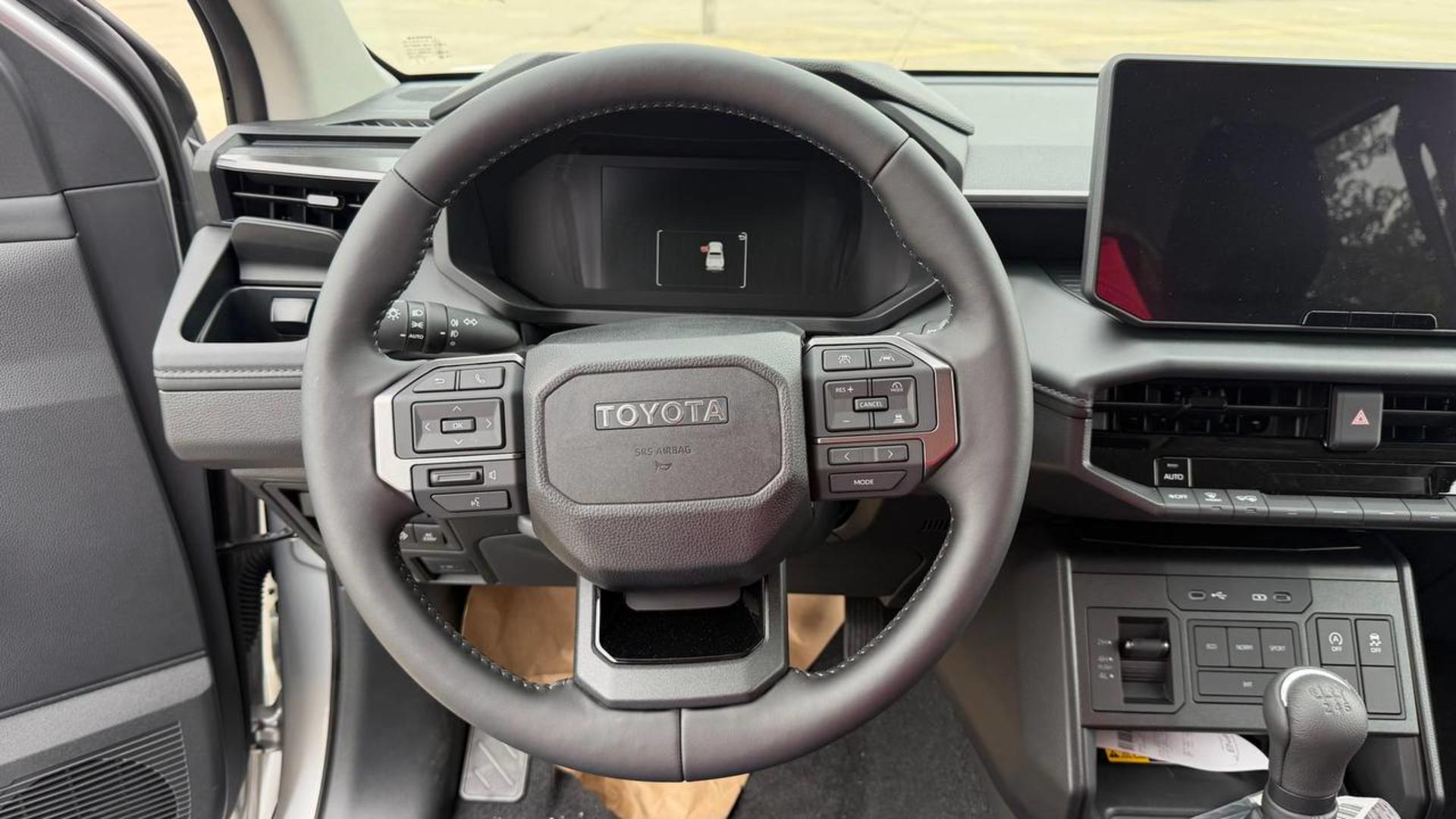 Toyota Hilux 2026 — photo 2