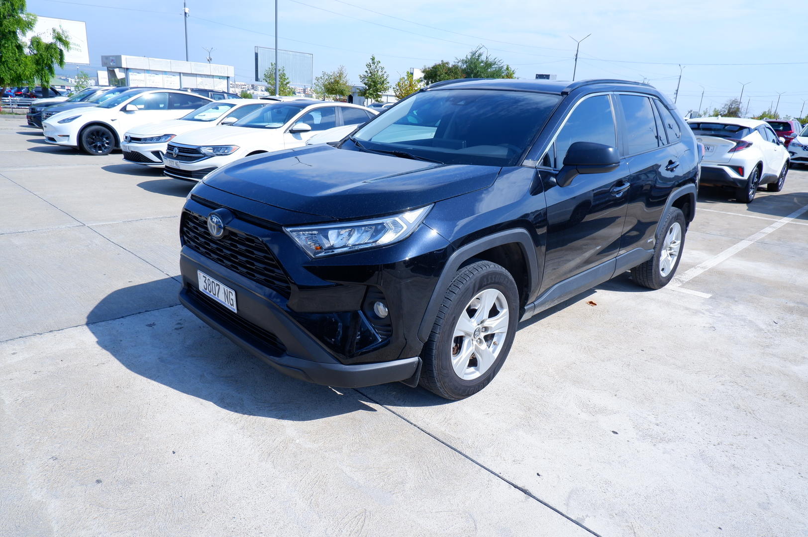 Toyota RAV4 2019 — photo 2
