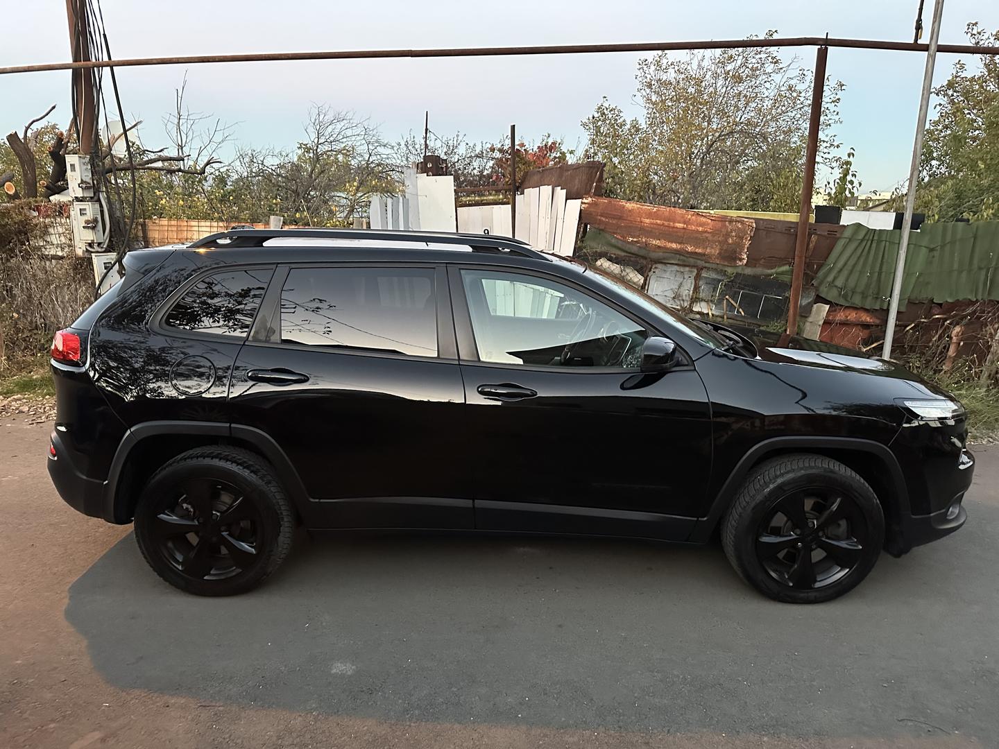 Jeep Cherokee 2017 — photo 2