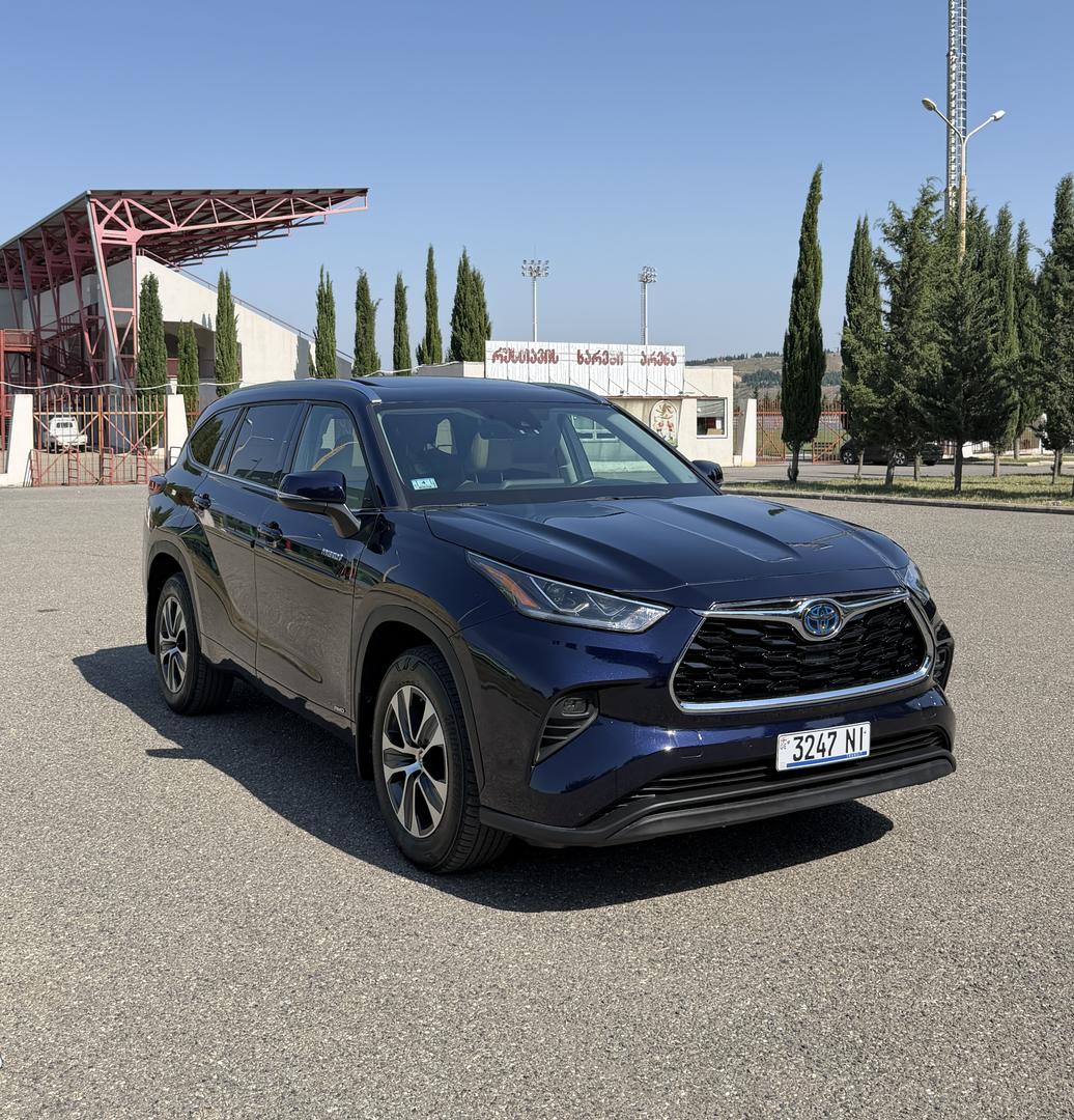 Toyota Highlander 2021 — photo 2