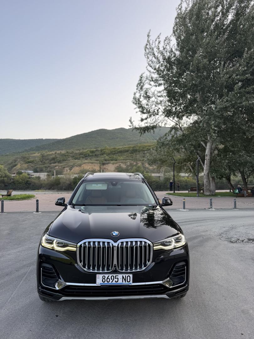 BMW X7 2021 — photo 2