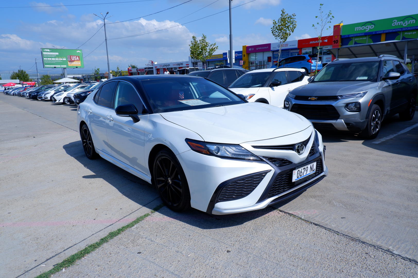 Toyota Camry 2022 — photo 2