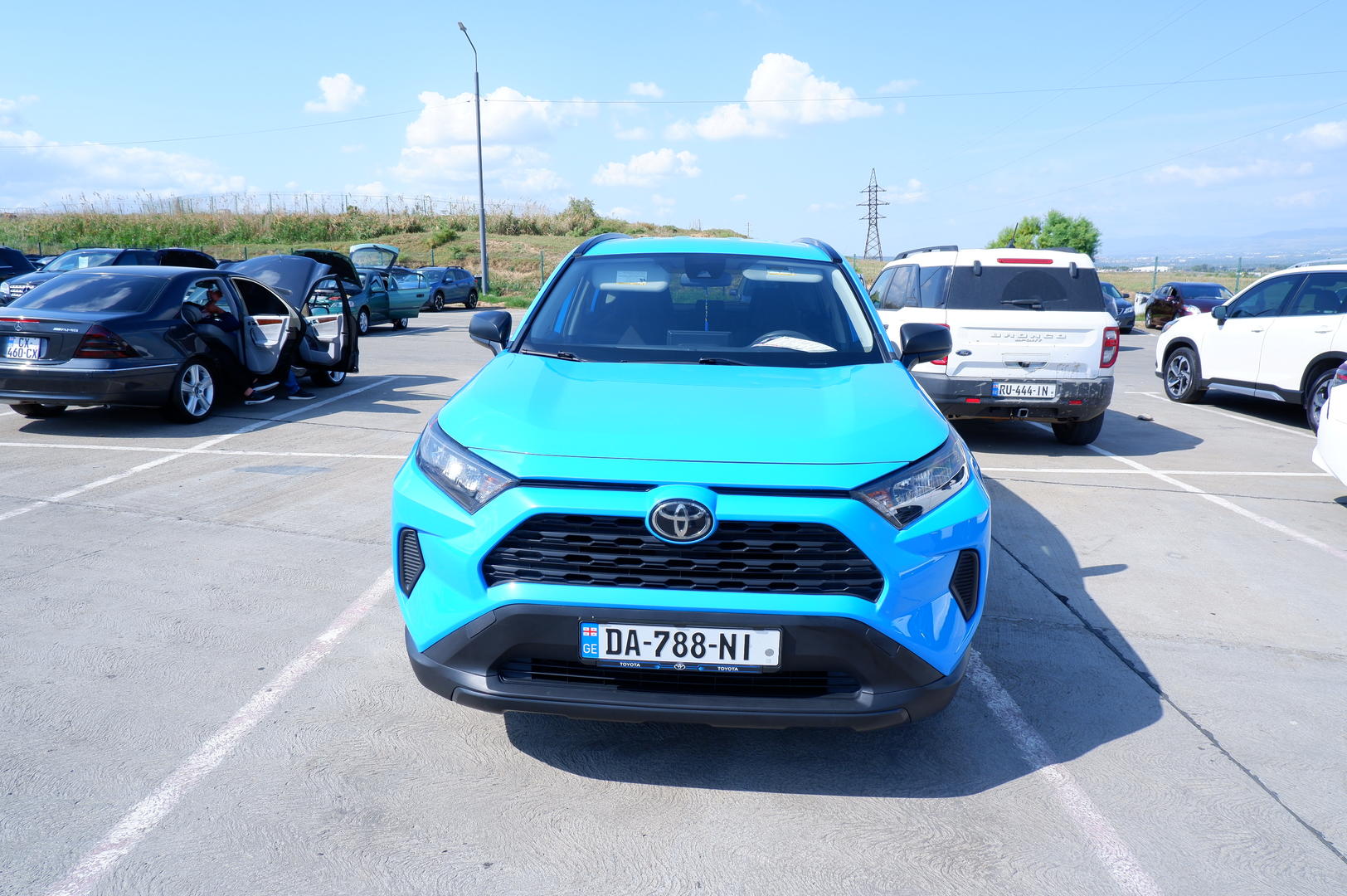 Toyota RAV4 2019 — photo 2