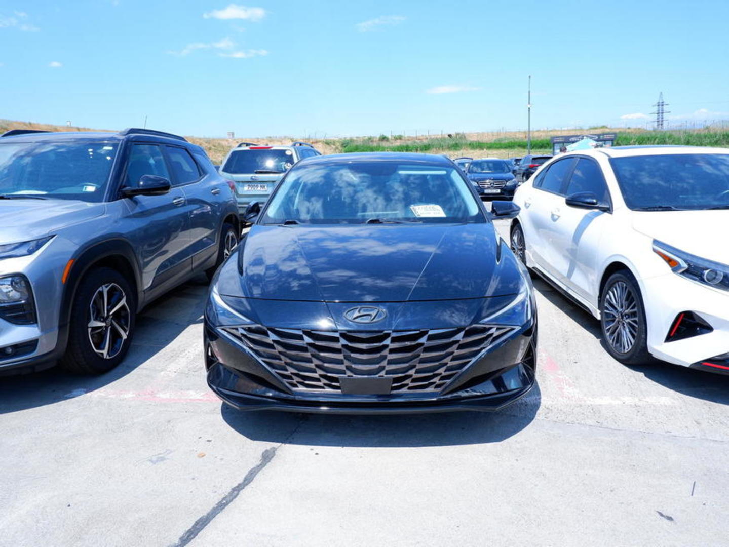 Hyundai Elantra 2022 — photo 2