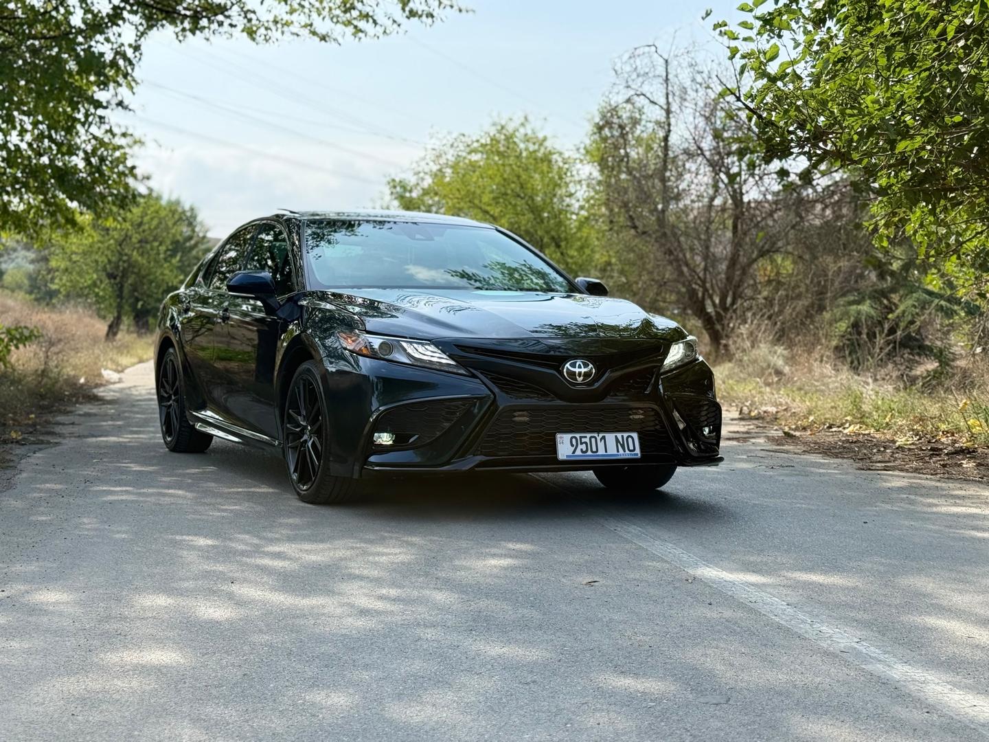 Toyota Camry 2020 — photo 2