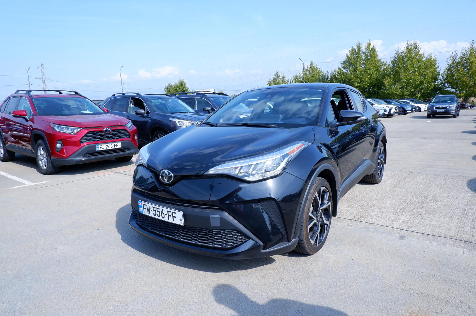 Toyota C-HR 2019 — photo 2