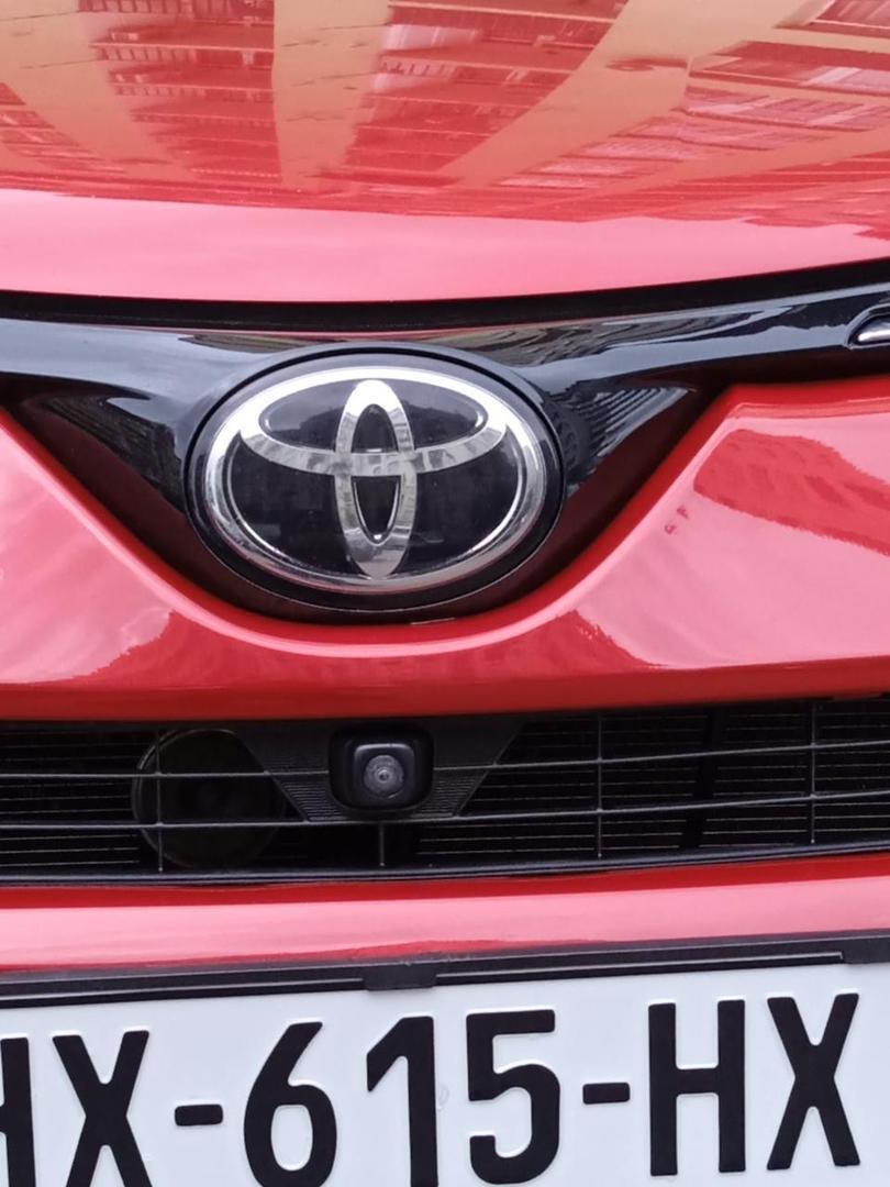 Toyota RAV4 2016 — photo 2