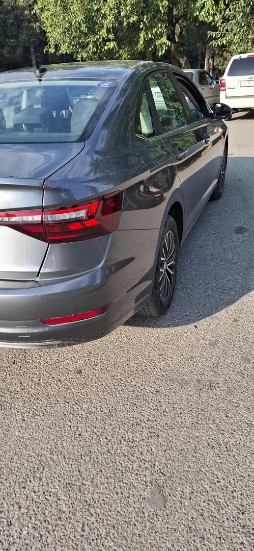 Volkswagen Jetta 2021 — photo 2