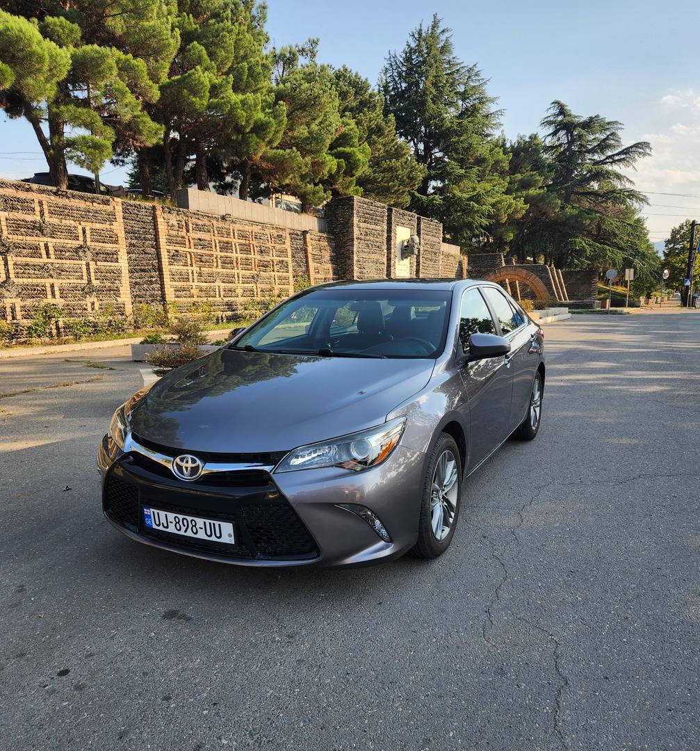 Toyota Camry 2016 — photo 2