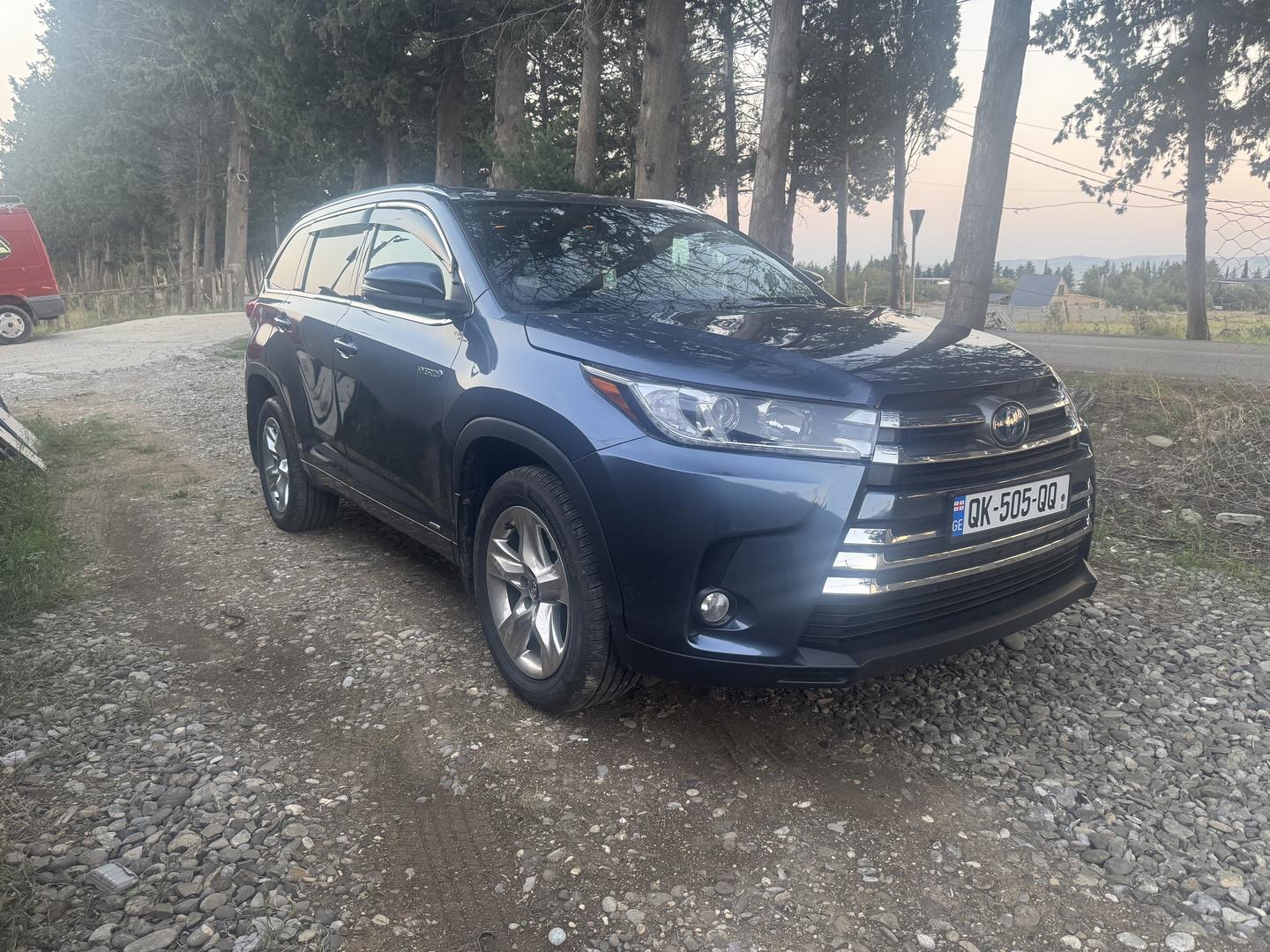 Toyota Highlander 2018 — photo 2