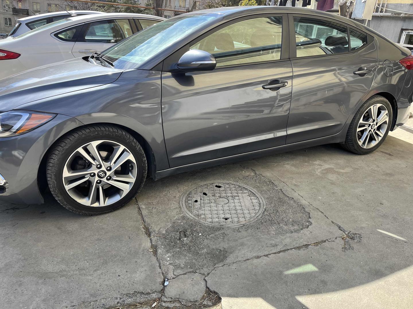Hyundai Elantra 2016 — photo 2