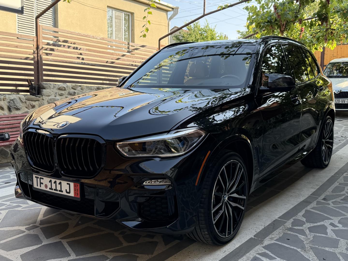 BMW X5 2027 — photo 2
