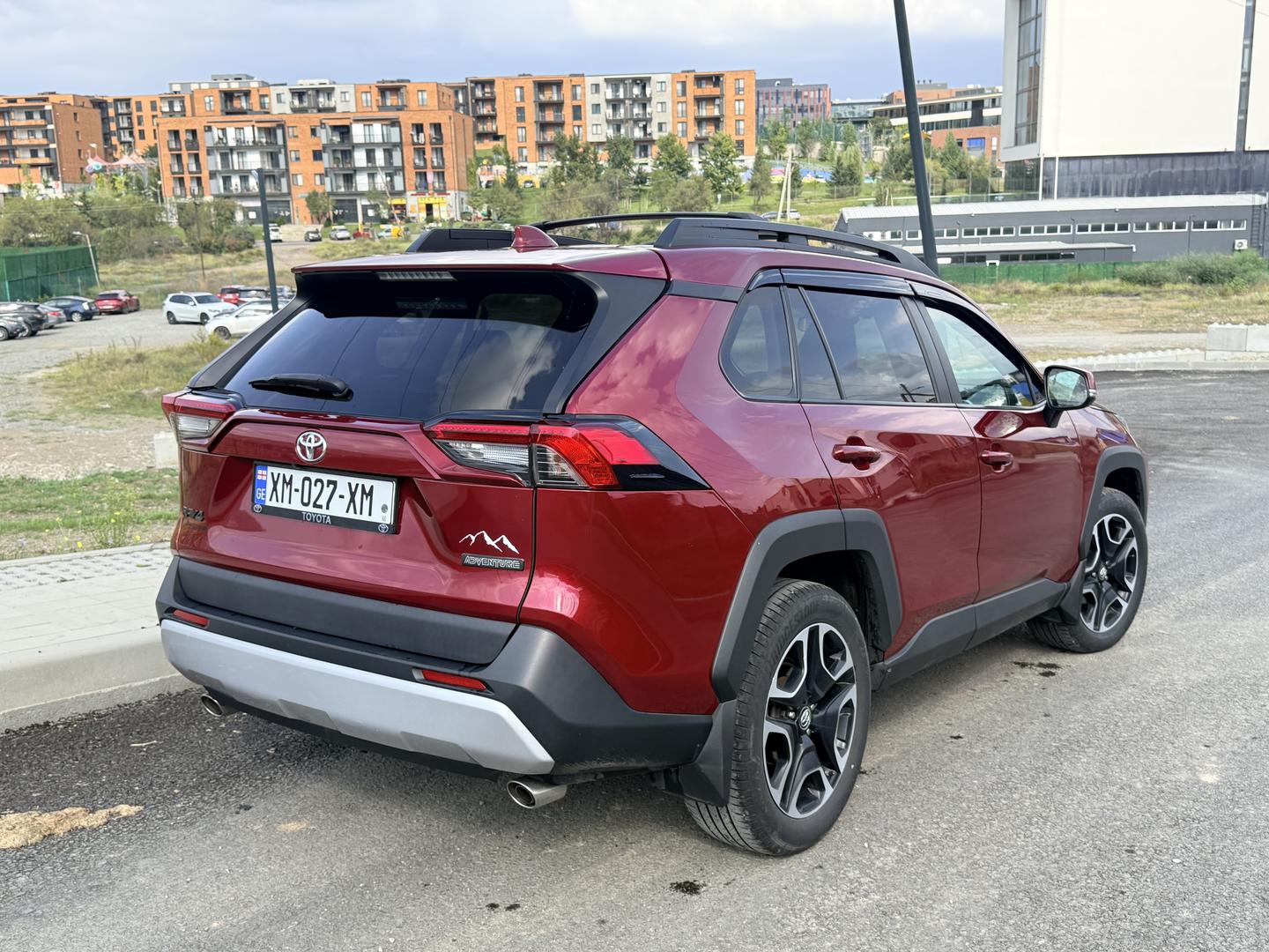 Toyota RAV4 2019 — photo 2