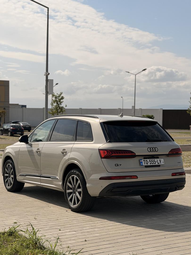 Audi Q7 2027 — photo 2