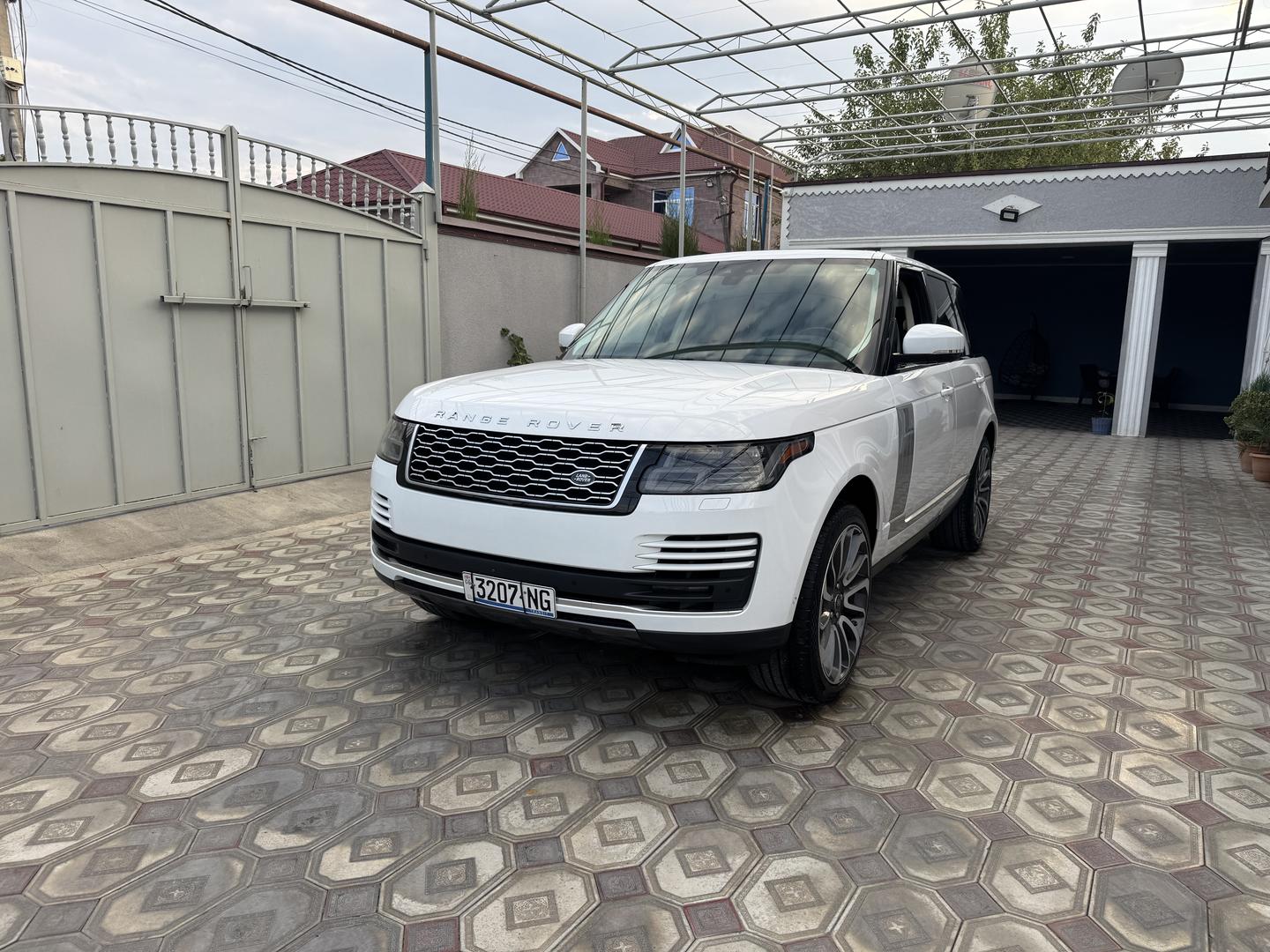 Land Rover Range Rover 2020 — photo 2