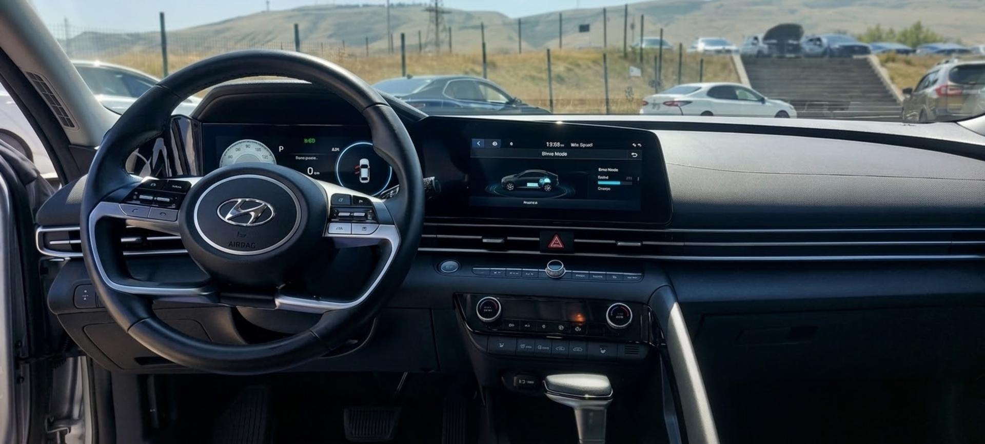Hyundai Elantra 2023 — photo 2