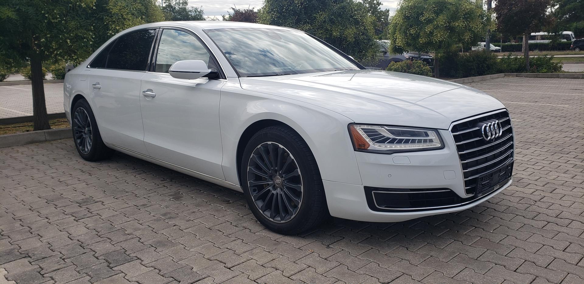 Audi A8 2015 — photo 2