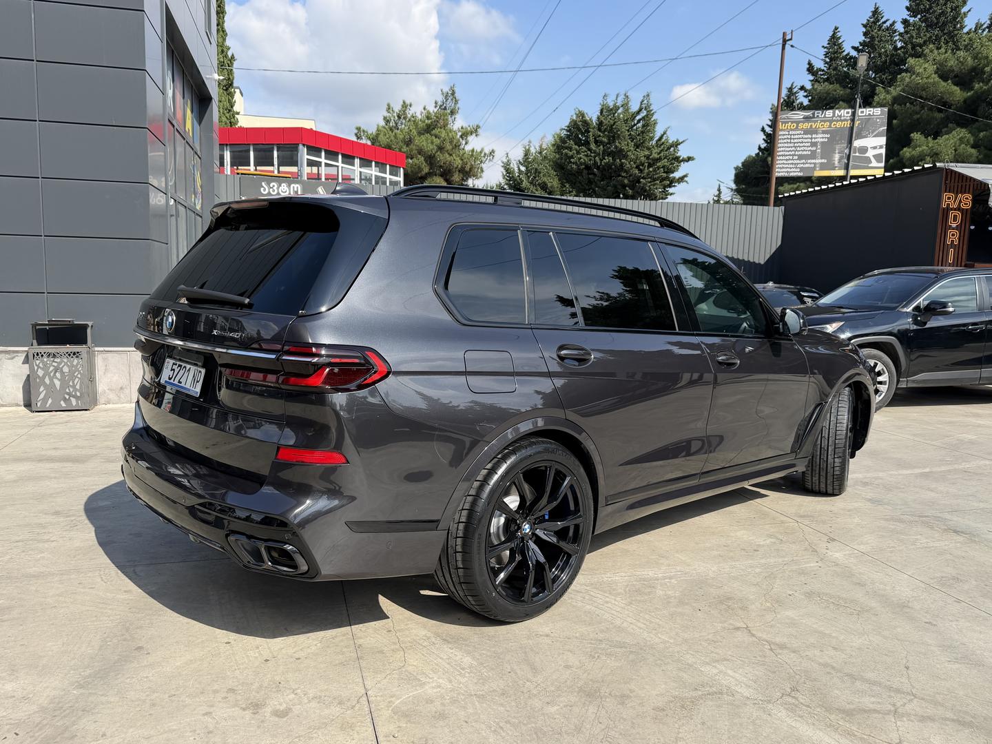 BMW X5 2021 — photo 2