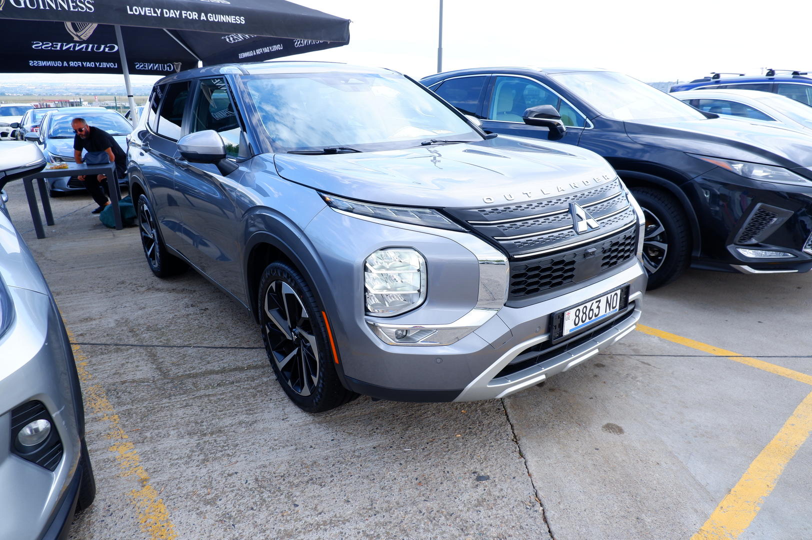 Mitsubishi Outlander 2023 — photo 2