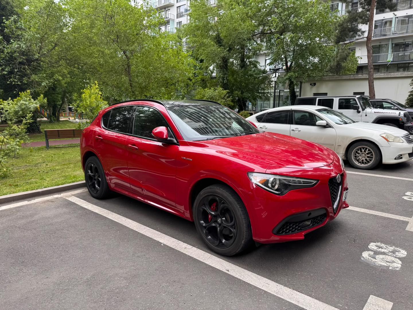 Alfa Romeo Stelvio 2022 — photo 2