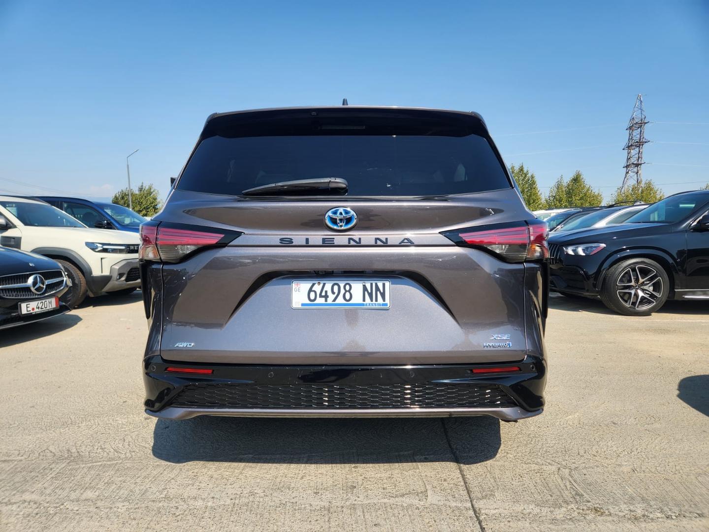 Toyota Sienna 2022 — photo 2