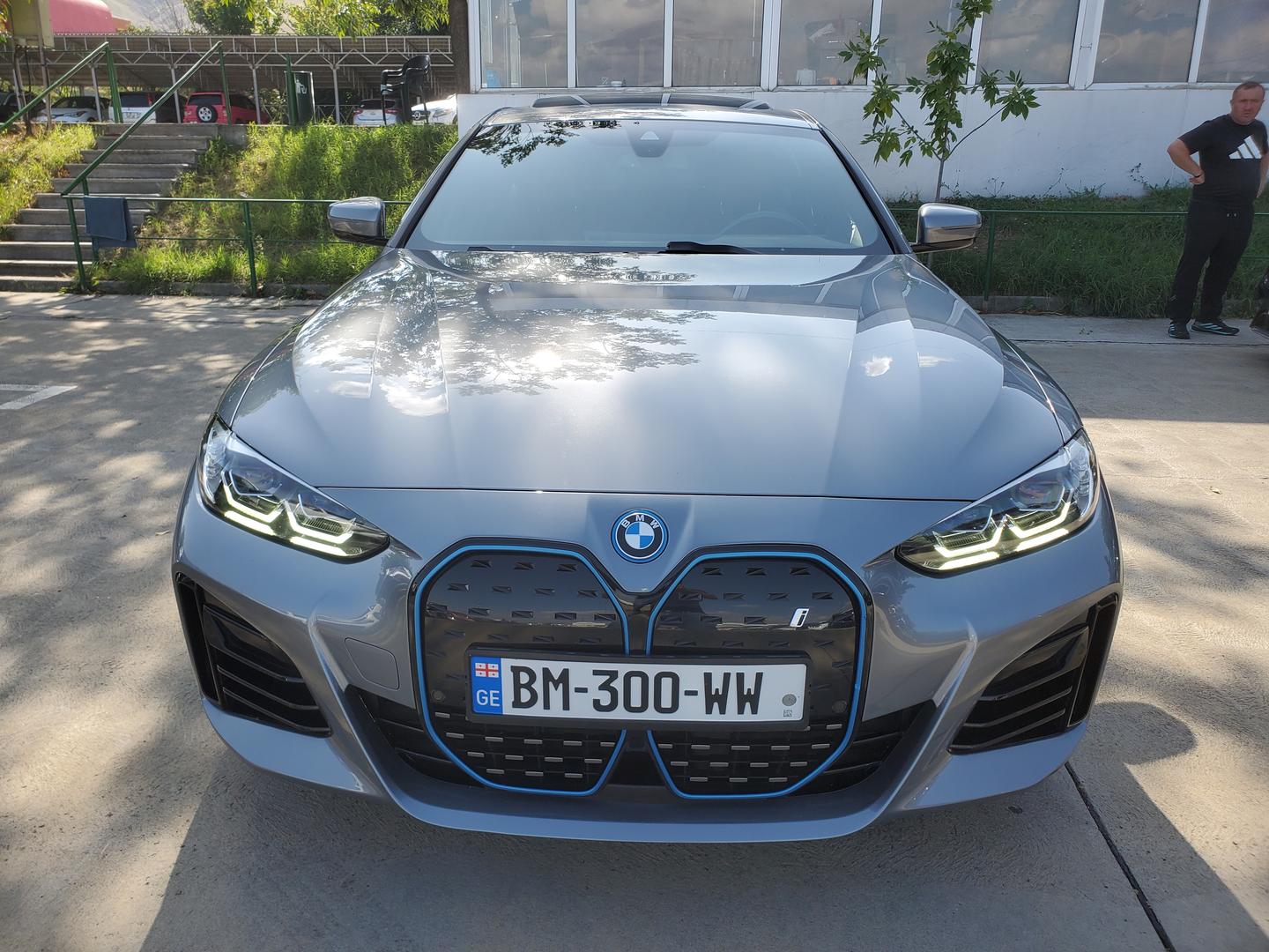 BMW i4 2023 — photo 2