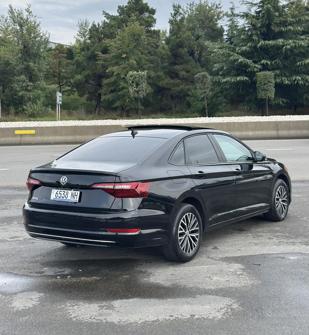 Volkswagen Jetta 2021 — photo 2