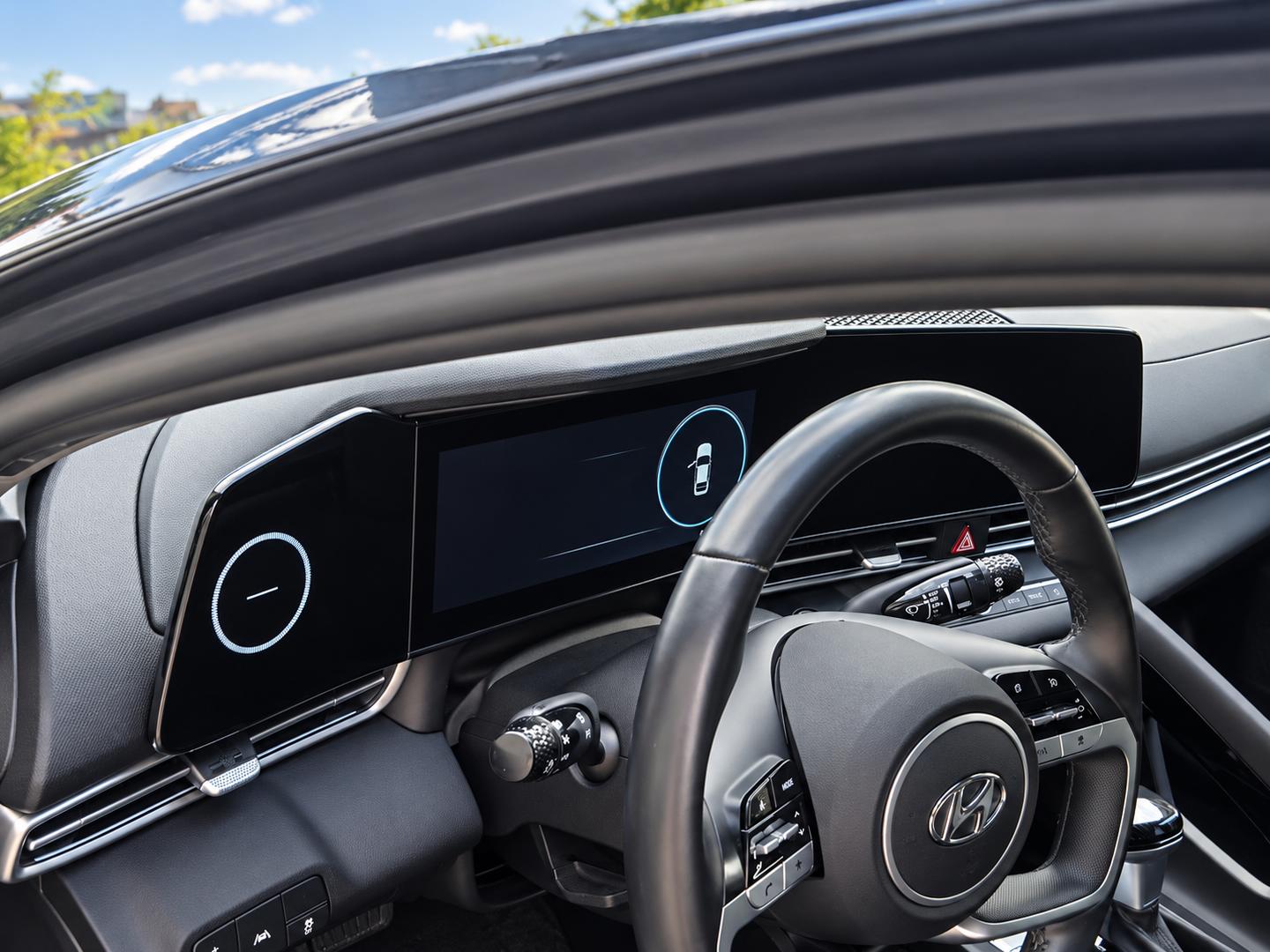 Hyundai Elantra 2022 — photo 2