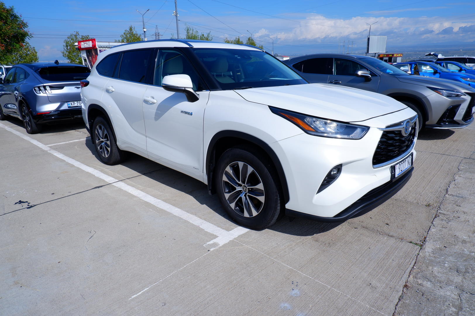 Toyota Highlander 2021 — photo 2