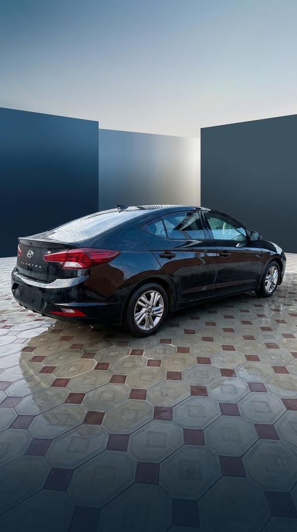 Hyundai Elantra 2020 — photo 2