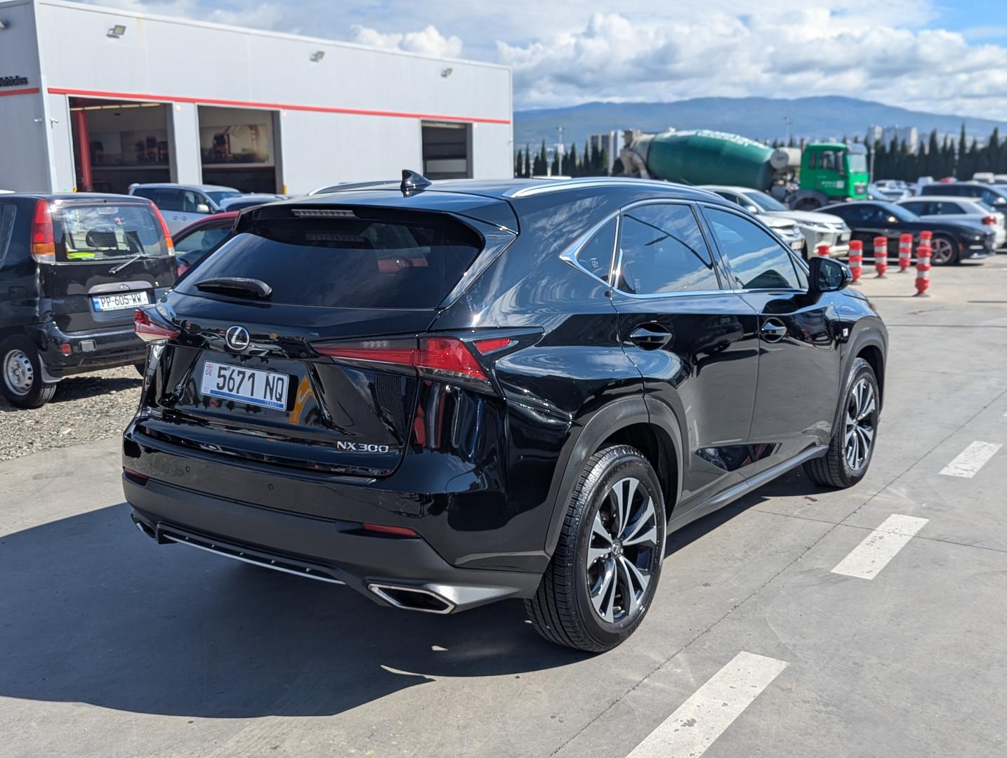 Lexus NX 300 2020 — photo 2