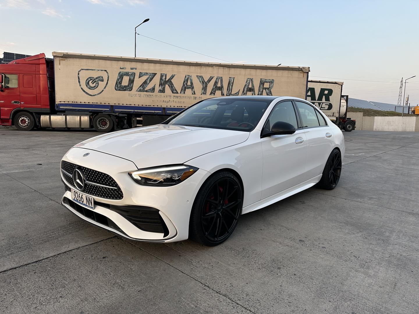 Mercedes-Benz C 300 2022 — photo 2