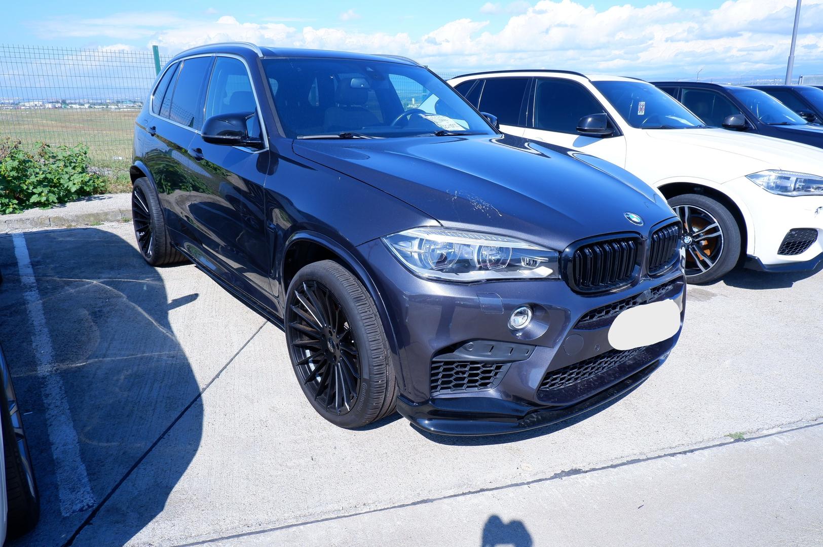 BMW X5 2018 — photo 2
